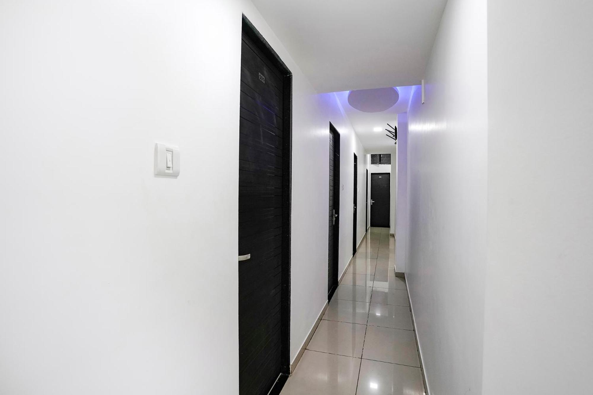Готель Fabexpress Park Residency - Nr Mumbai International Airport Екстер'єр фото