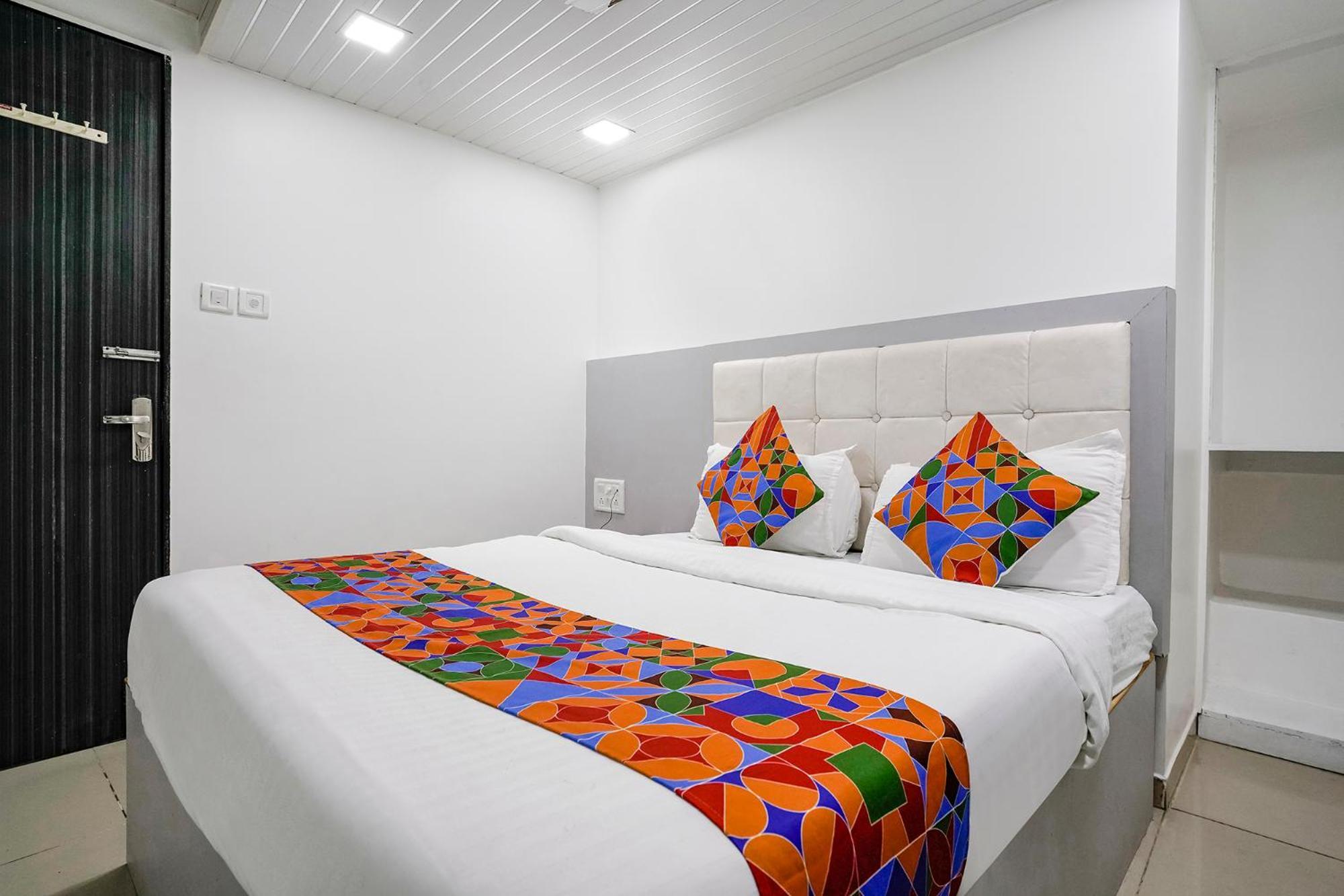 Готель Fabexpress Park Residency - Nr Mumbai International Airport Екстер'єр фото