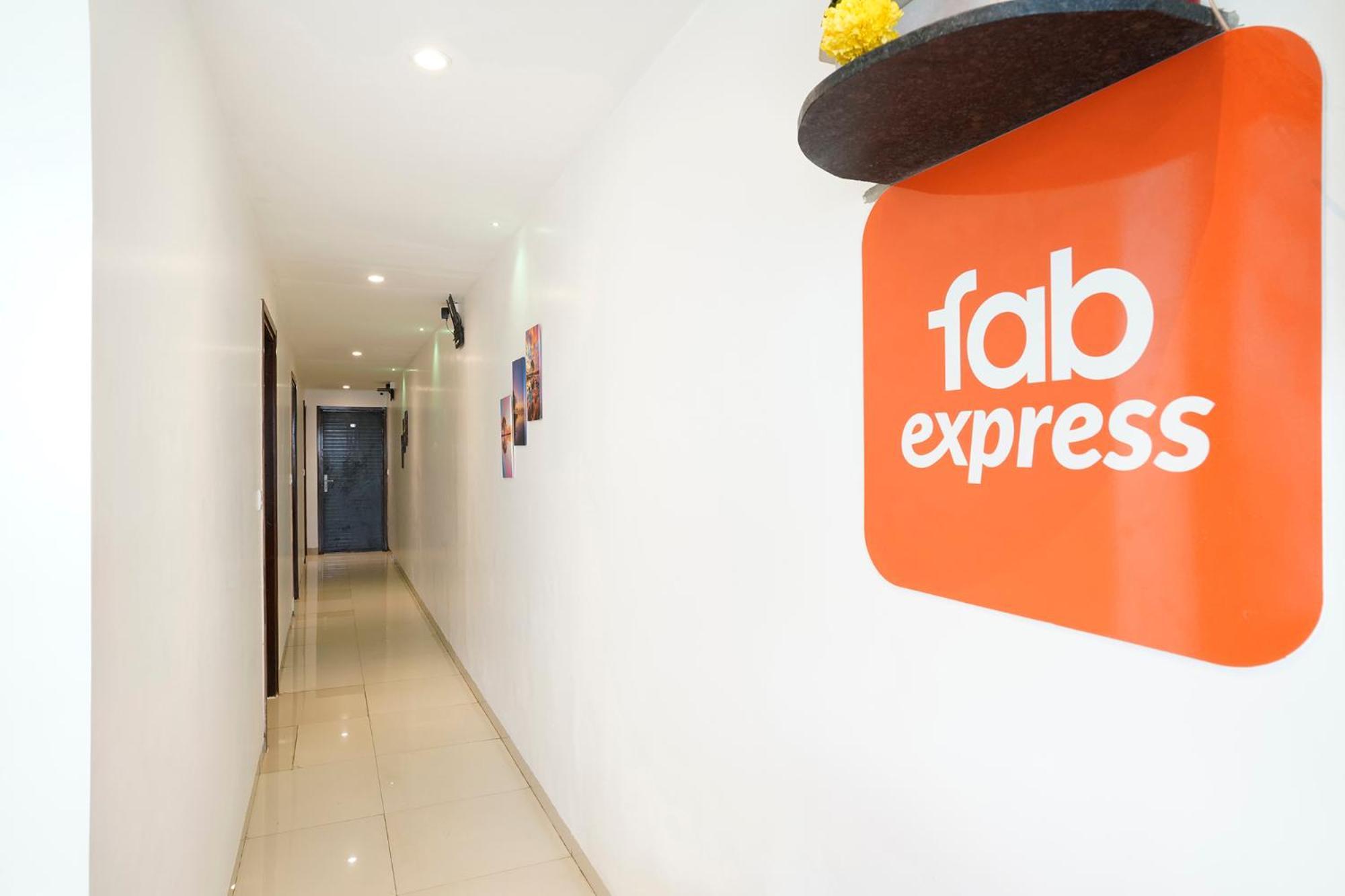 Готель Fabexpress Park Residency - Nr Mumbai International Airport Екстер'єр фото